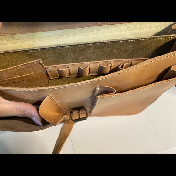 Handcrafted durable Leather Laptop/Brief case EUC - Picture 5 of 7
